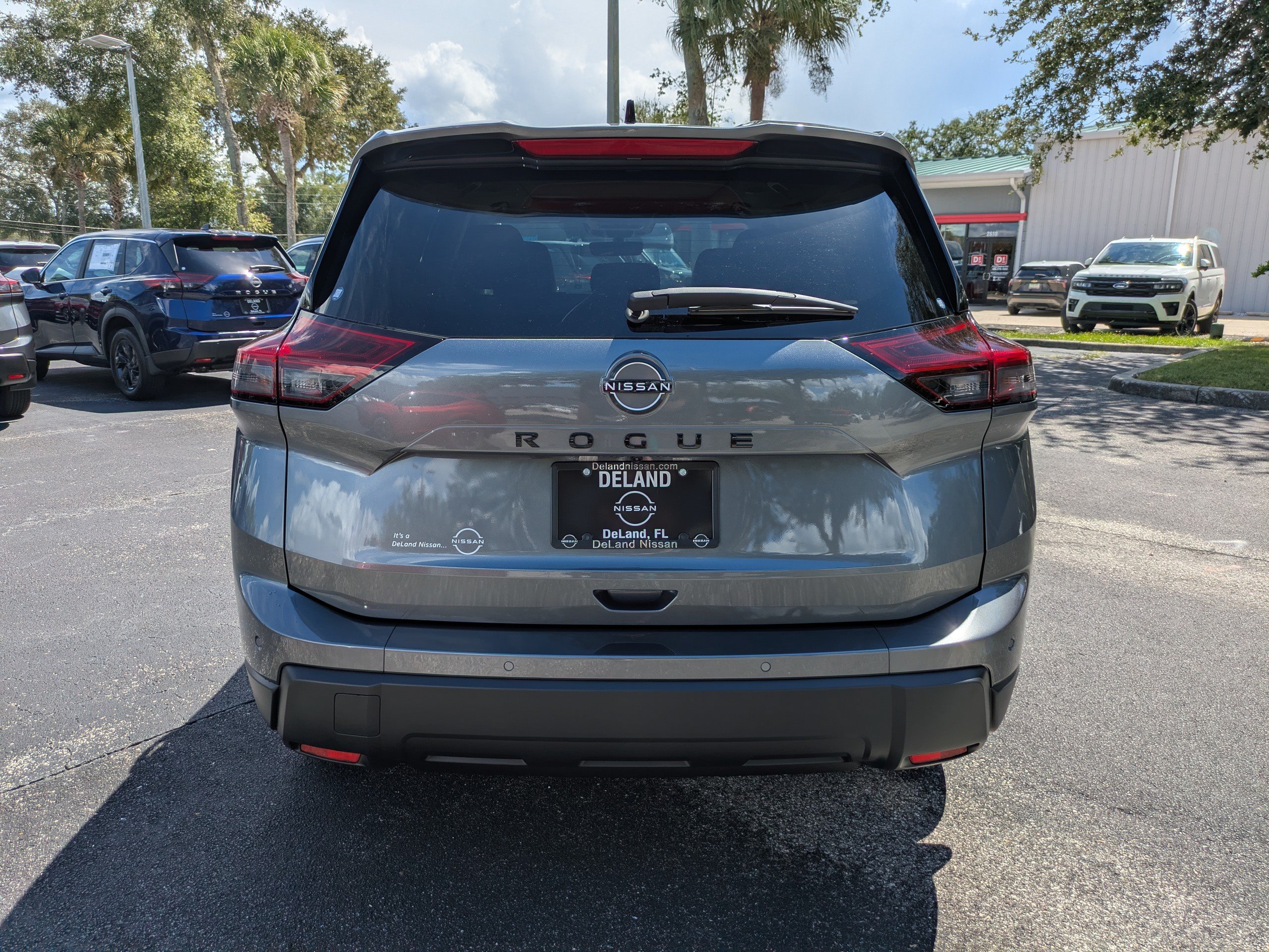 New 2026 Nissan Rogue Dark Armor FWD image 5