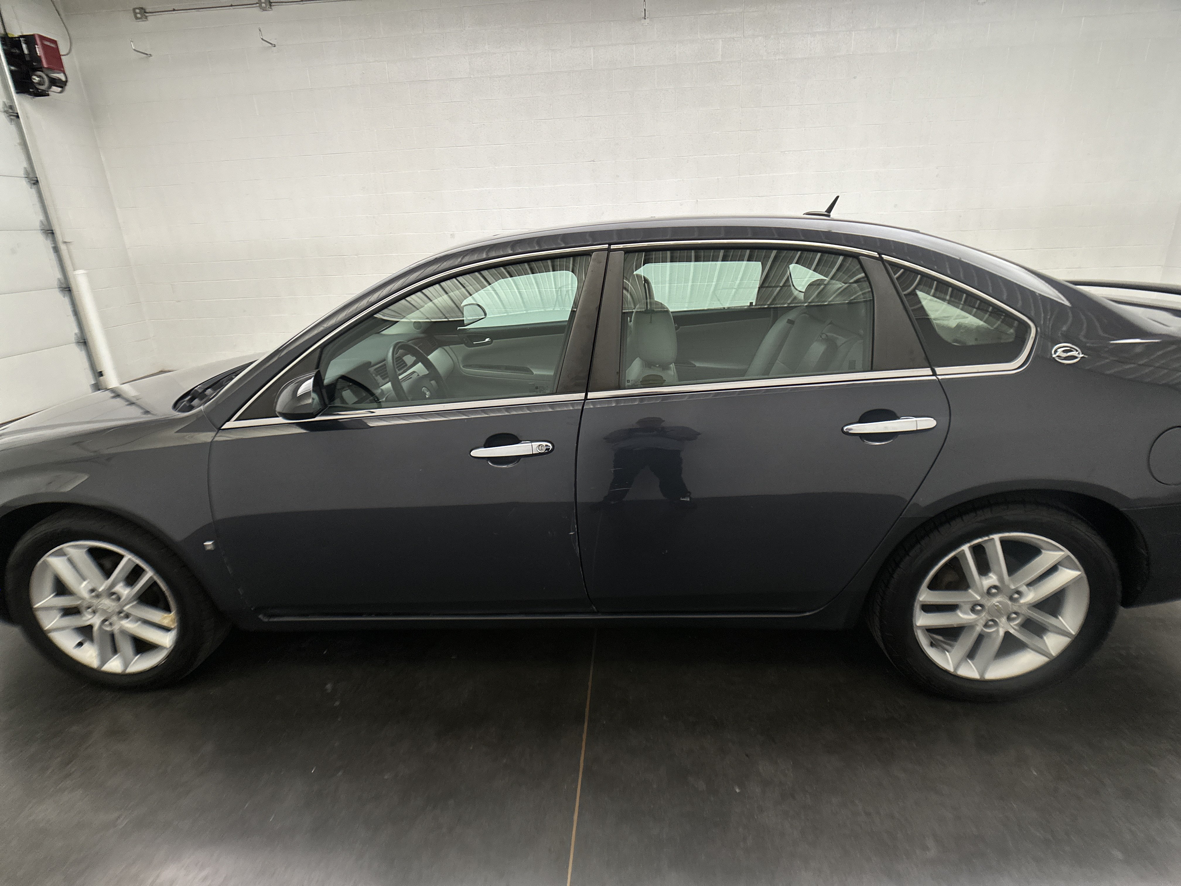 Used 2008 Chevrolet Impala LTZ FWD image 5