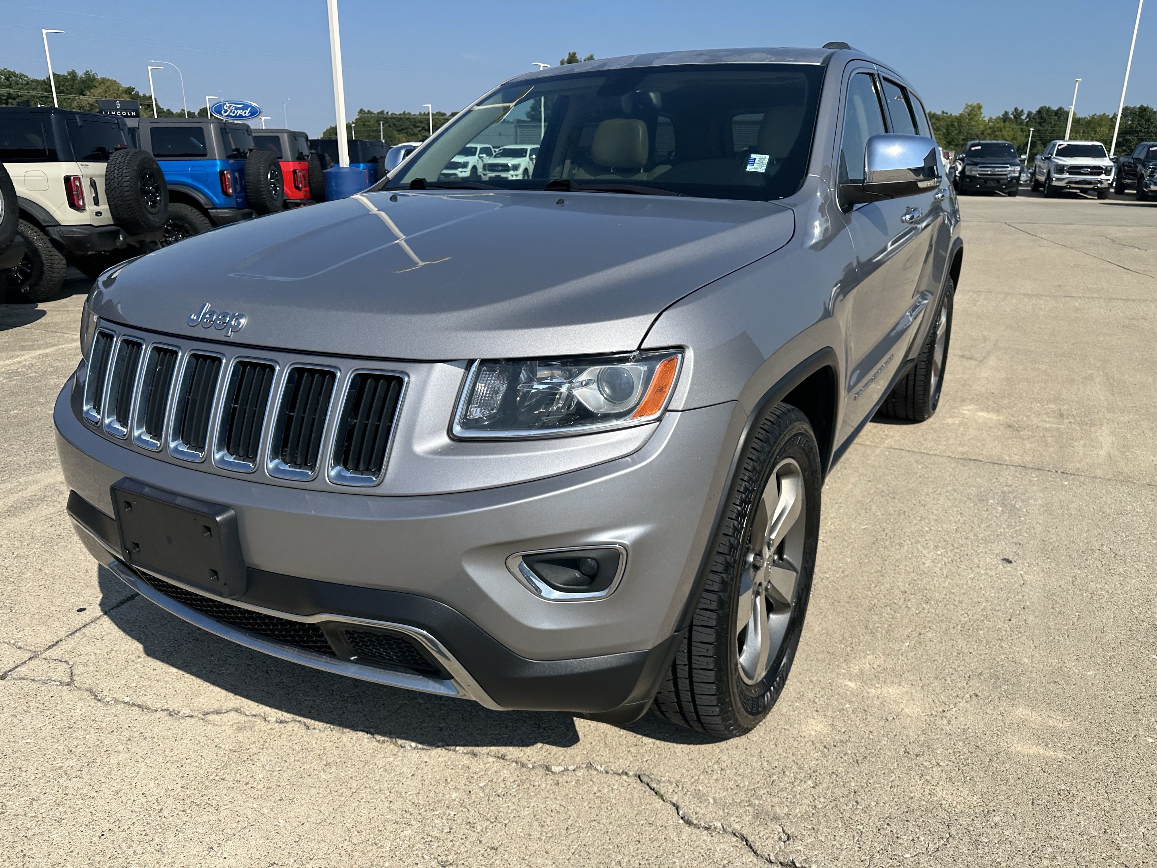 Used 2014 Jeep Grand Cherokee Limited w/ Trailer Tow Group IV AWD/4WD image 18