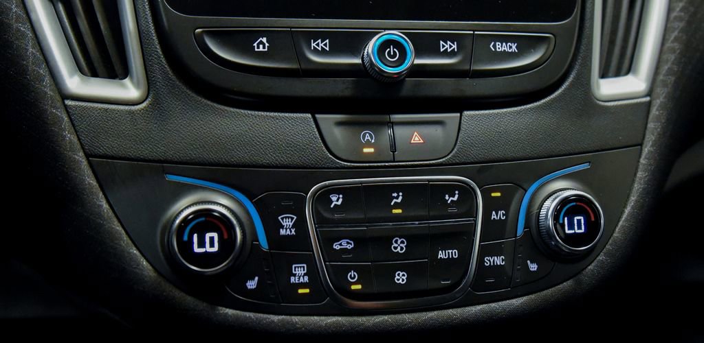 Used 2023 Chevrolet Malibu LT image 19