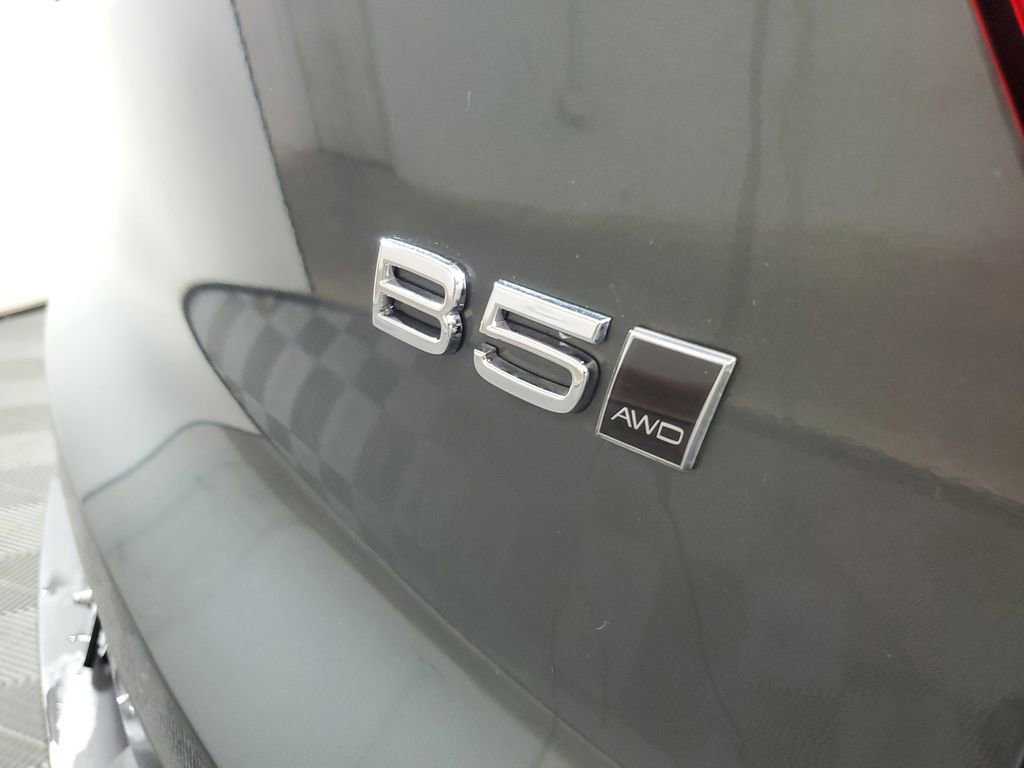 Certified 2026 Volvo XC40 B5 Ultra w/ Climate Package image 9