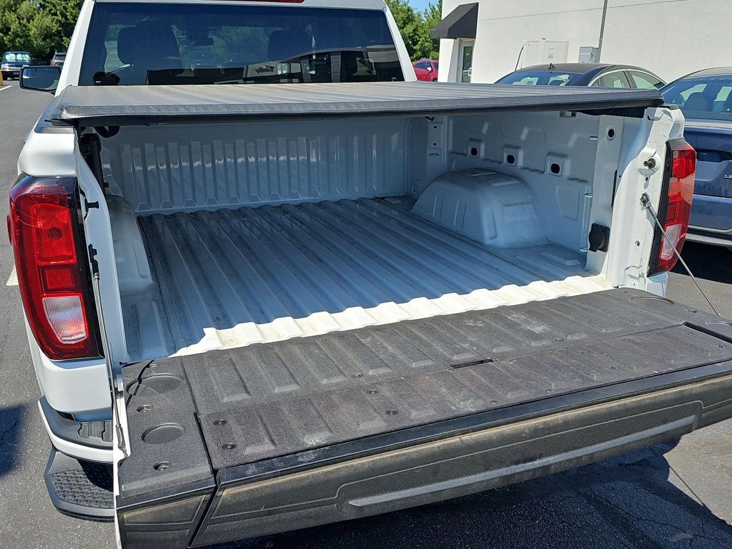 Used 2024 GMC Sierra 1500 Elevation AWD/4WD image 29