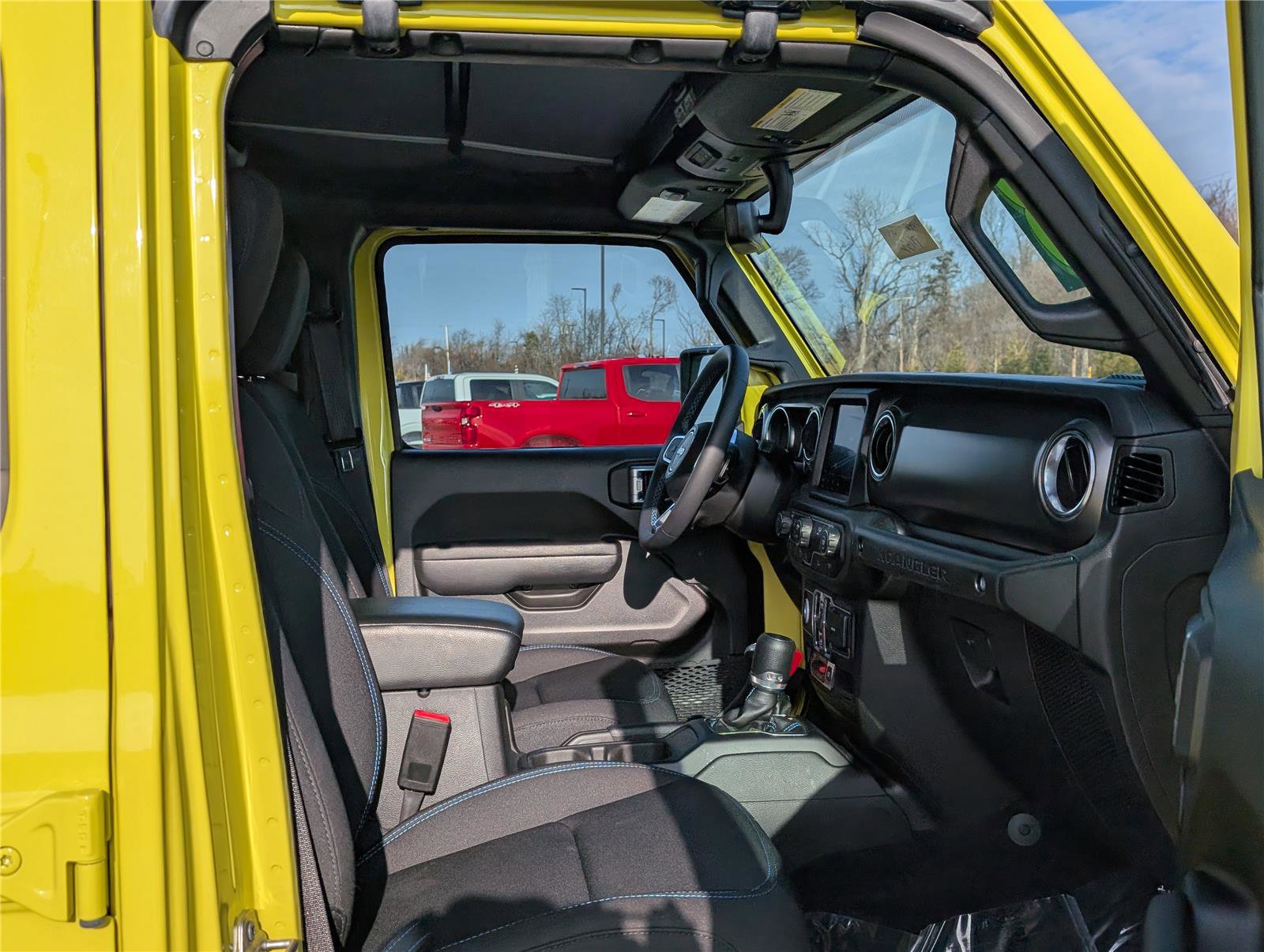 Used 2023 Jeep Wrangler Unlimited Rubicon 4xe image 11