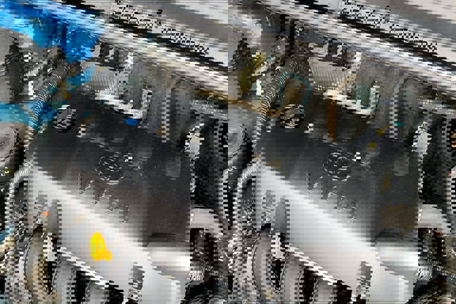 Used 2015 Toyota Yaris L image 29