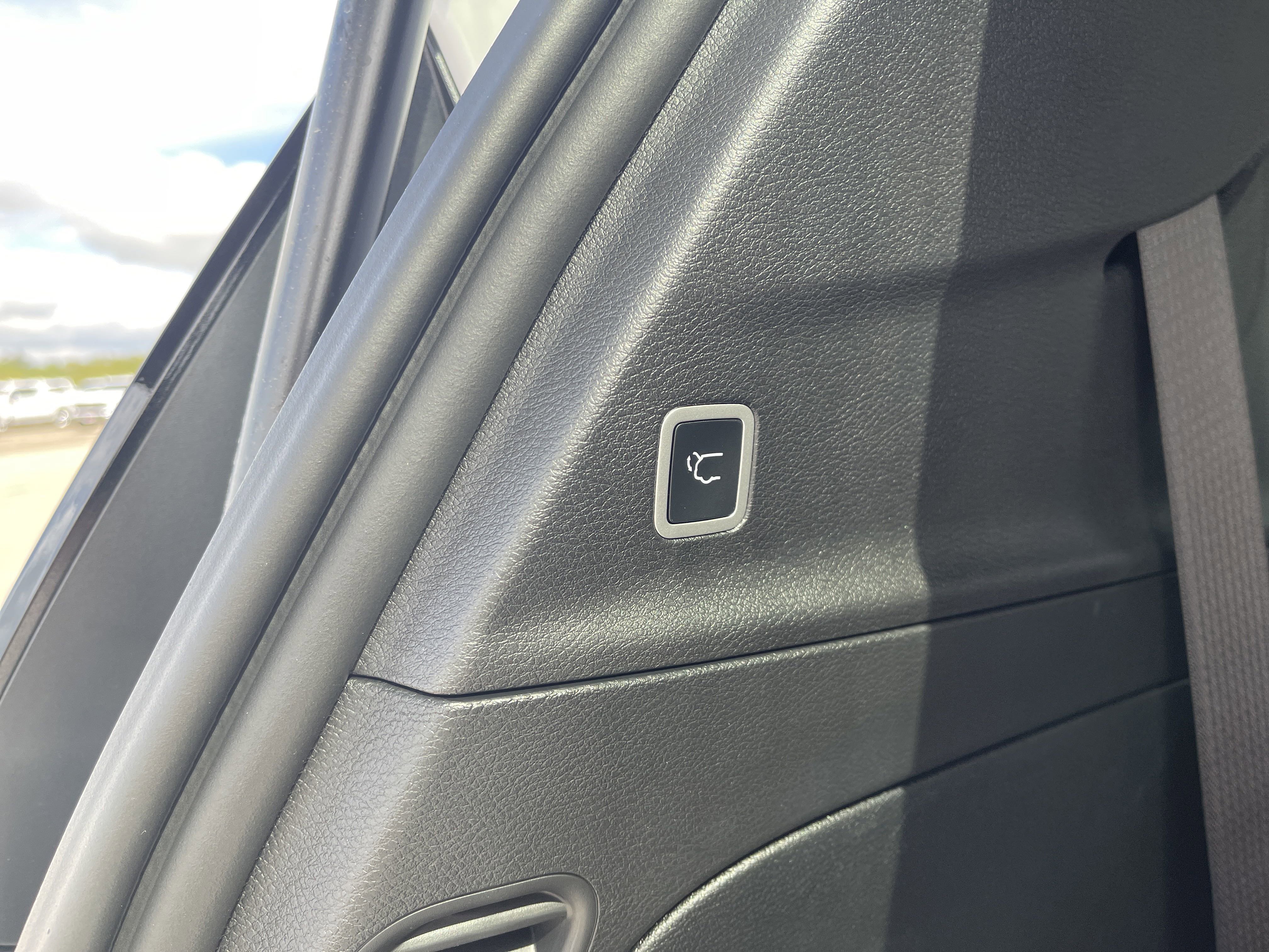 New 2026 Chrysler Pacifica Select FWD image 13