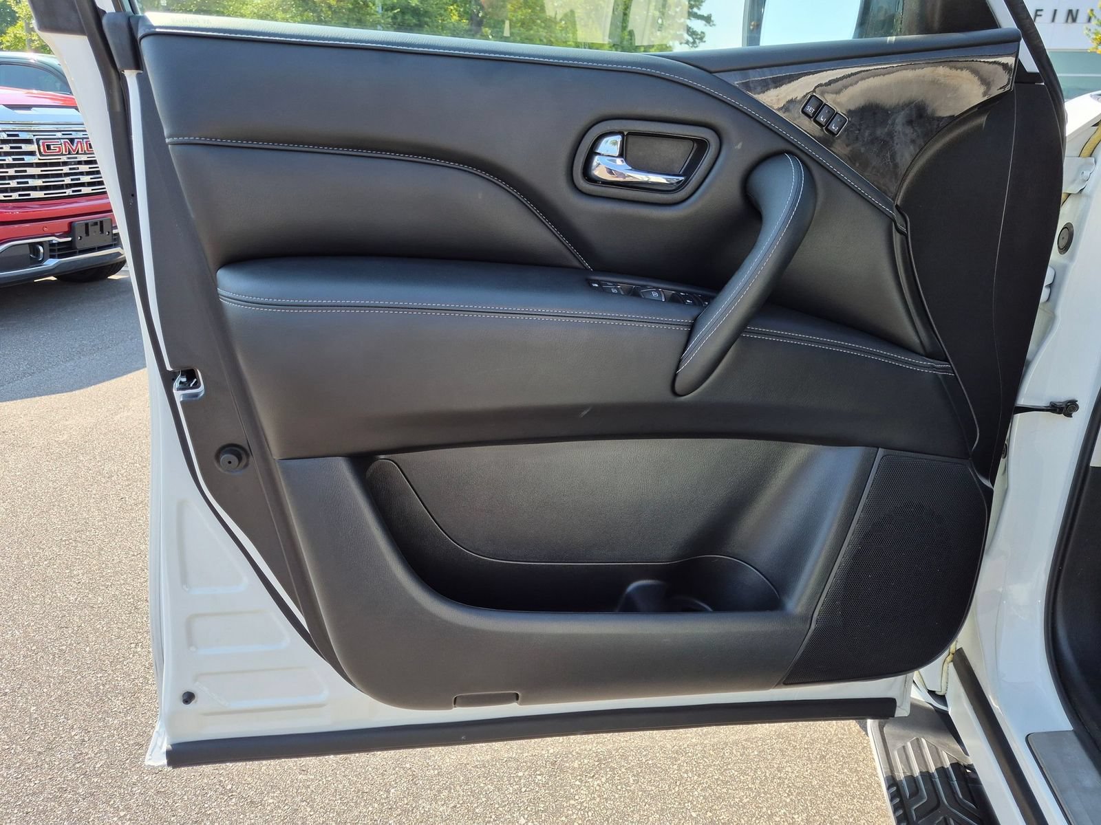Used 2023 INFINITI QX80 Luxe w/ Cargo Package AWD/4WD image 12