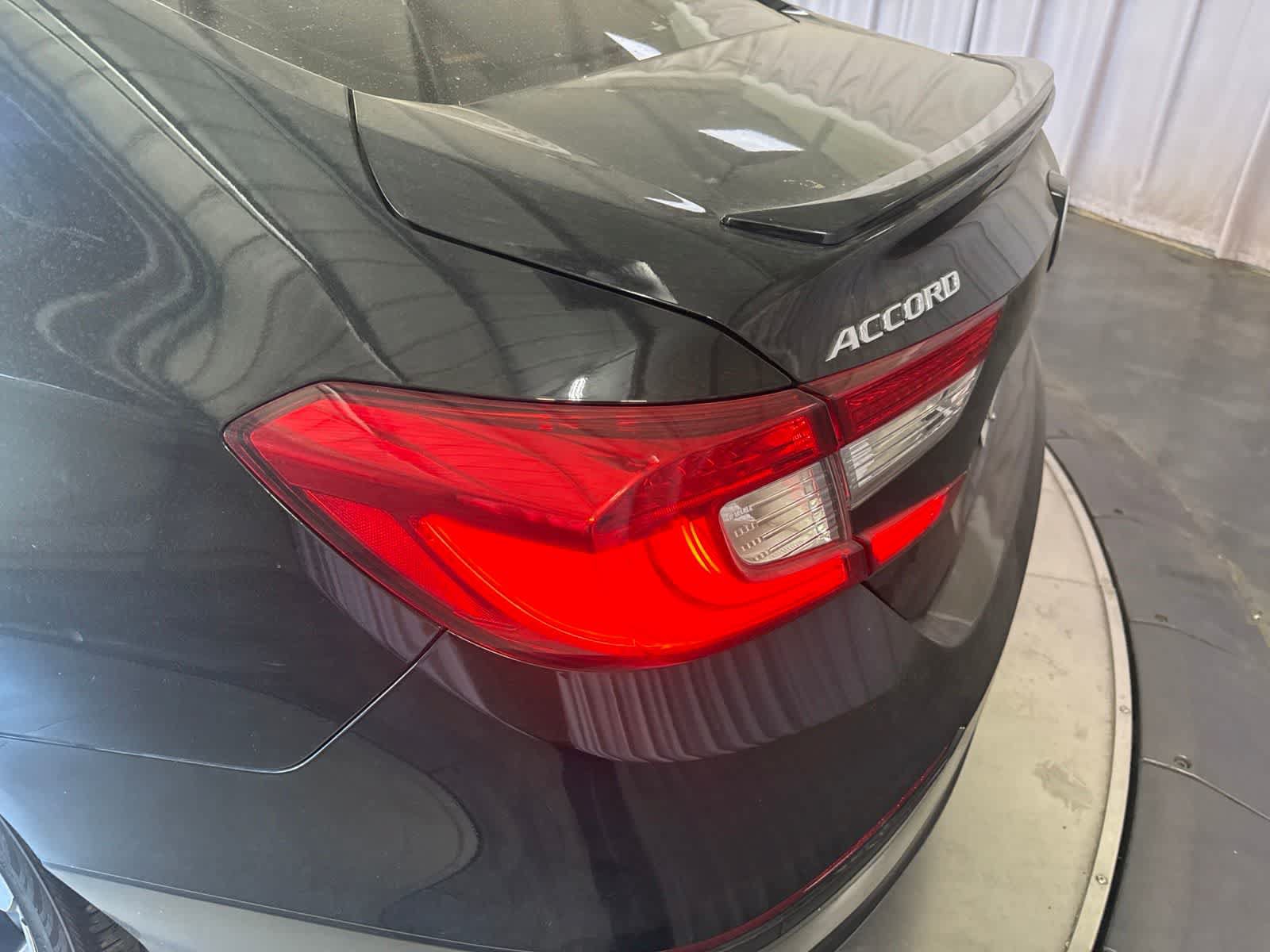 Used 2022 Honda Accord Sport image 12