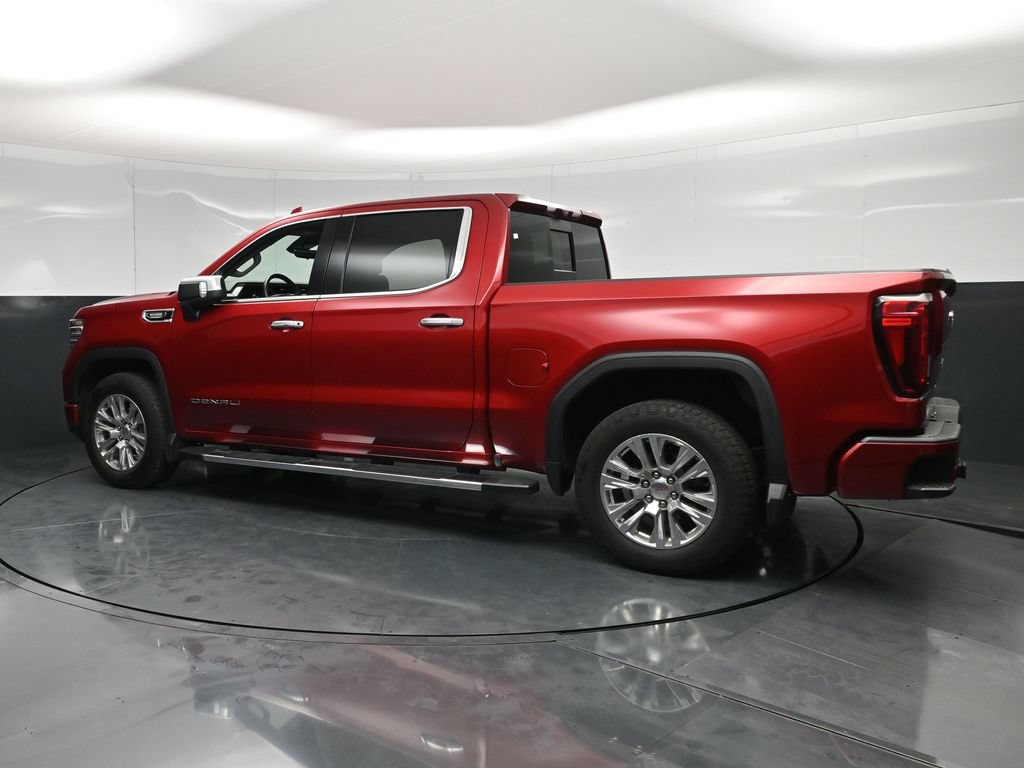 Used 2024 GMC Sierra 1500 Denali w/ Technology Package AWD/4WD image 9