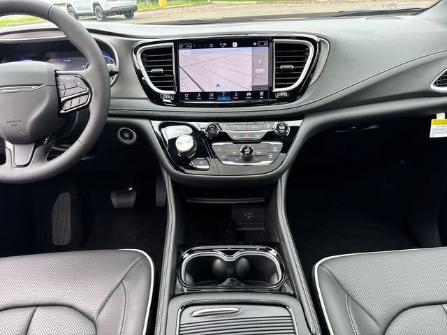 New 2027 Chrysler Pacifica Limited w/ S Appearance Package AWD/4WD image 12