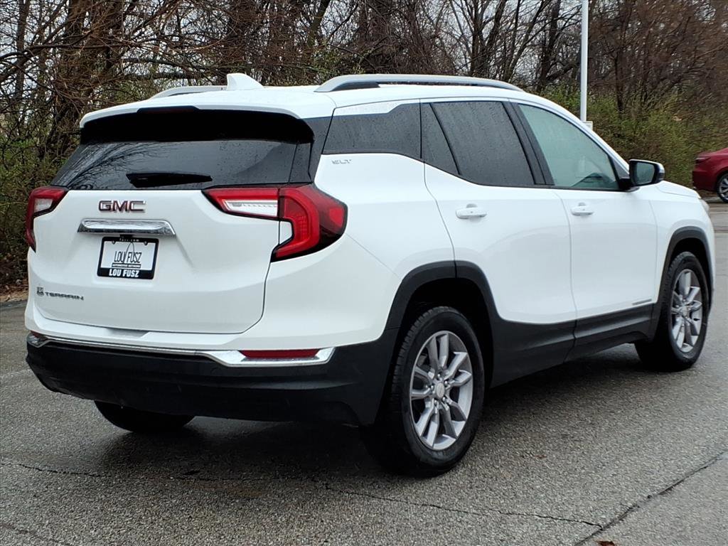 Used 2024 GMC Terrain SLT image 27