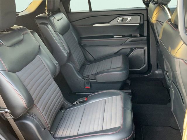 Used 2025 Ford Explorer ST-Line image 27