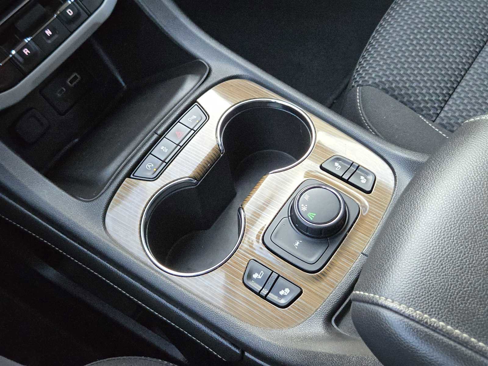 Used 2021 GMC Acadia SLE w/ Driver Convenience Package image 20