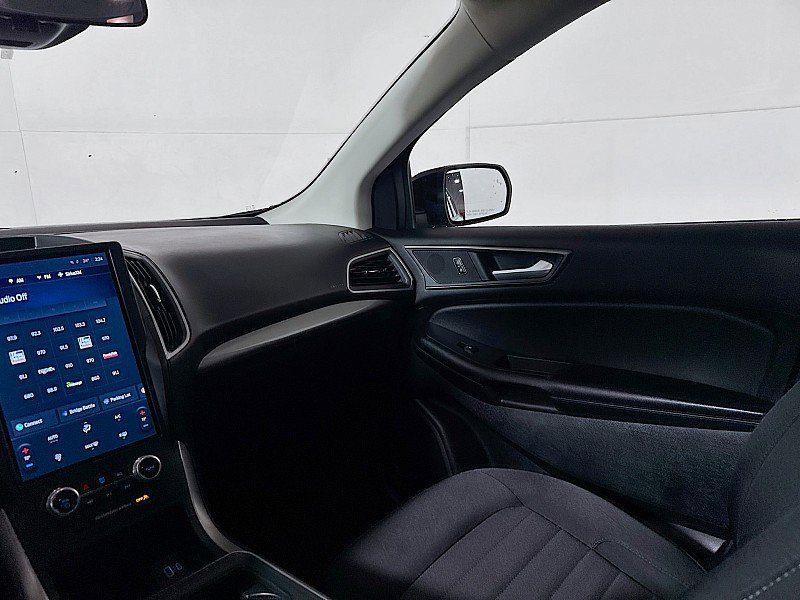 Used 2022 Ford Edge SE w/ Black Appearance Package image 21