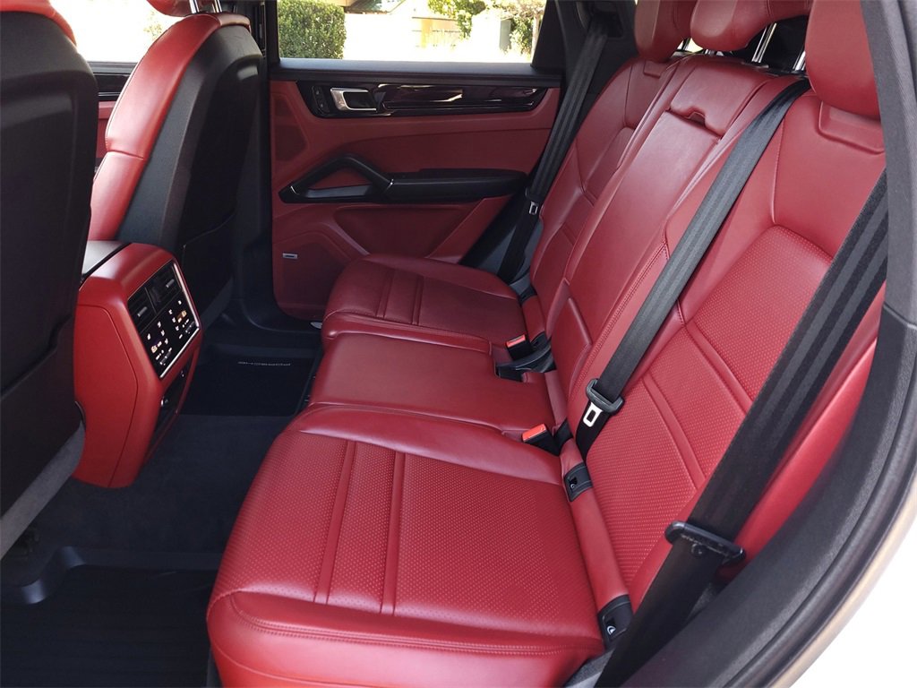 Used 2022 Porsche Cayenne S image 13