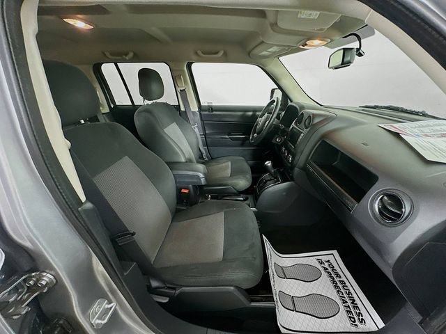Used 2017 Jeep Patriot Latitude image 28