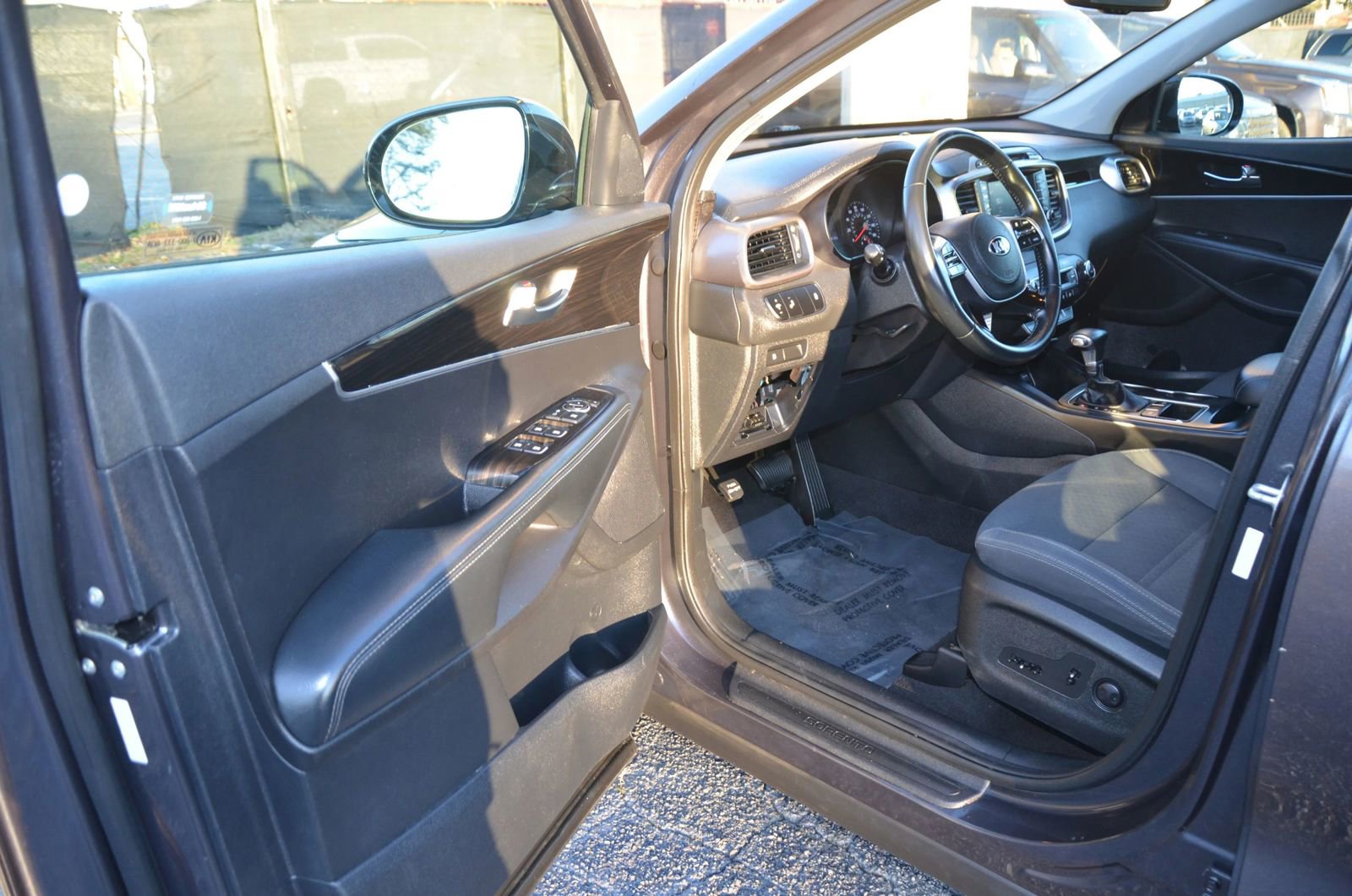 Used 2019 Kia Sorento LX Sport Utility 4D w/ LX V6 Convenience Package image 41