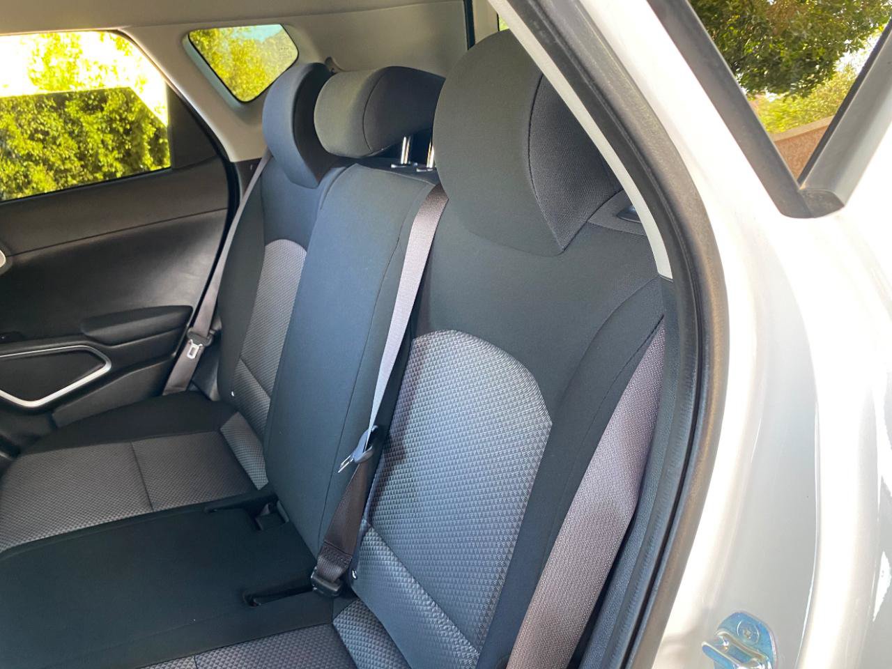 Used 2025 Kia Soul LX w/ LX Technology Package FWD image 34