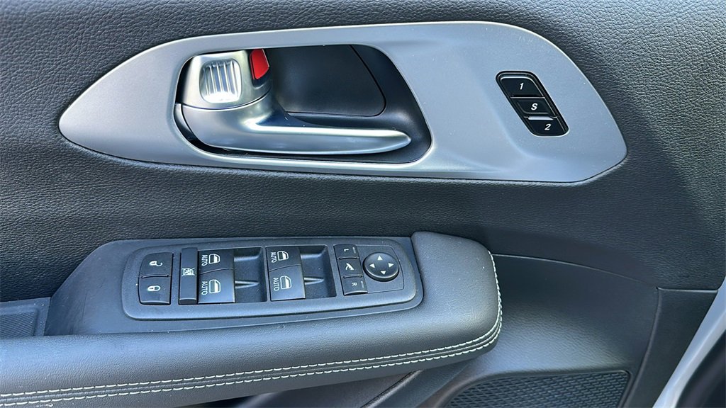 New 2026 Chrysler Pacifica Limited w/ S Appearance Package image 12