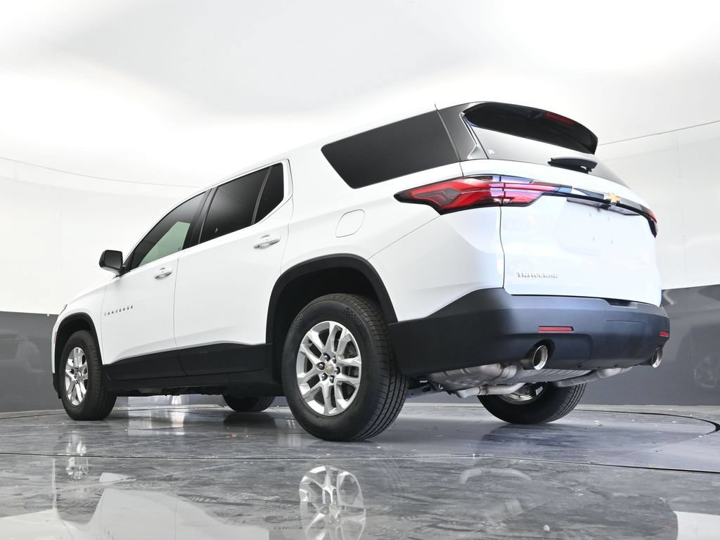 Used 2023 Chevrolet Traverse LS FWD image 22