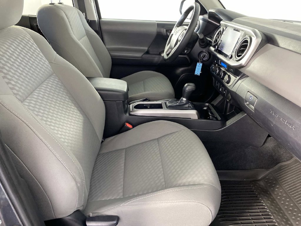 Used 2022 Toyota Tacoma SR5 AWD/4WD image 11