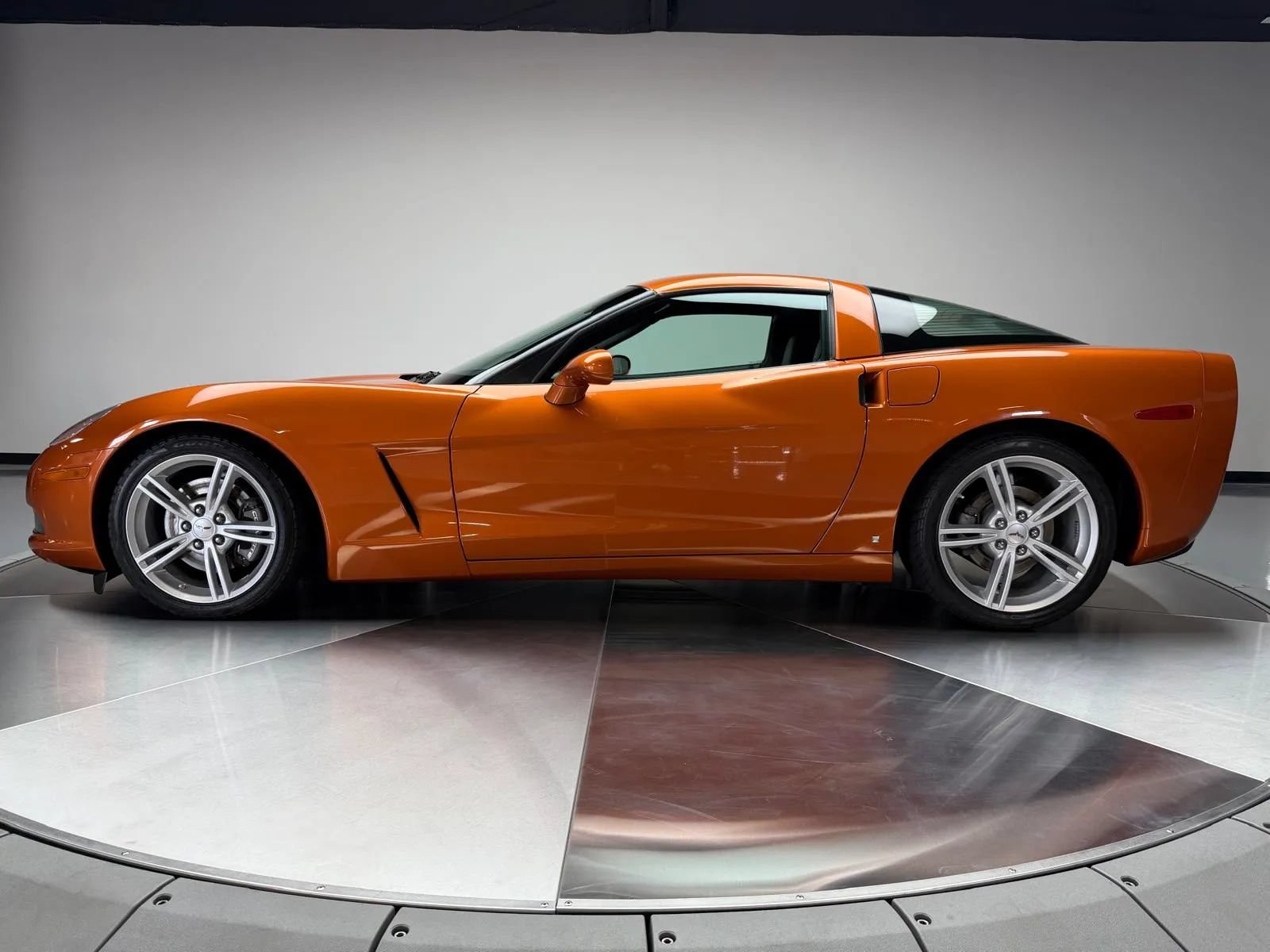 Used 2008 Chevrolet Corvette Coupe RWD image 4