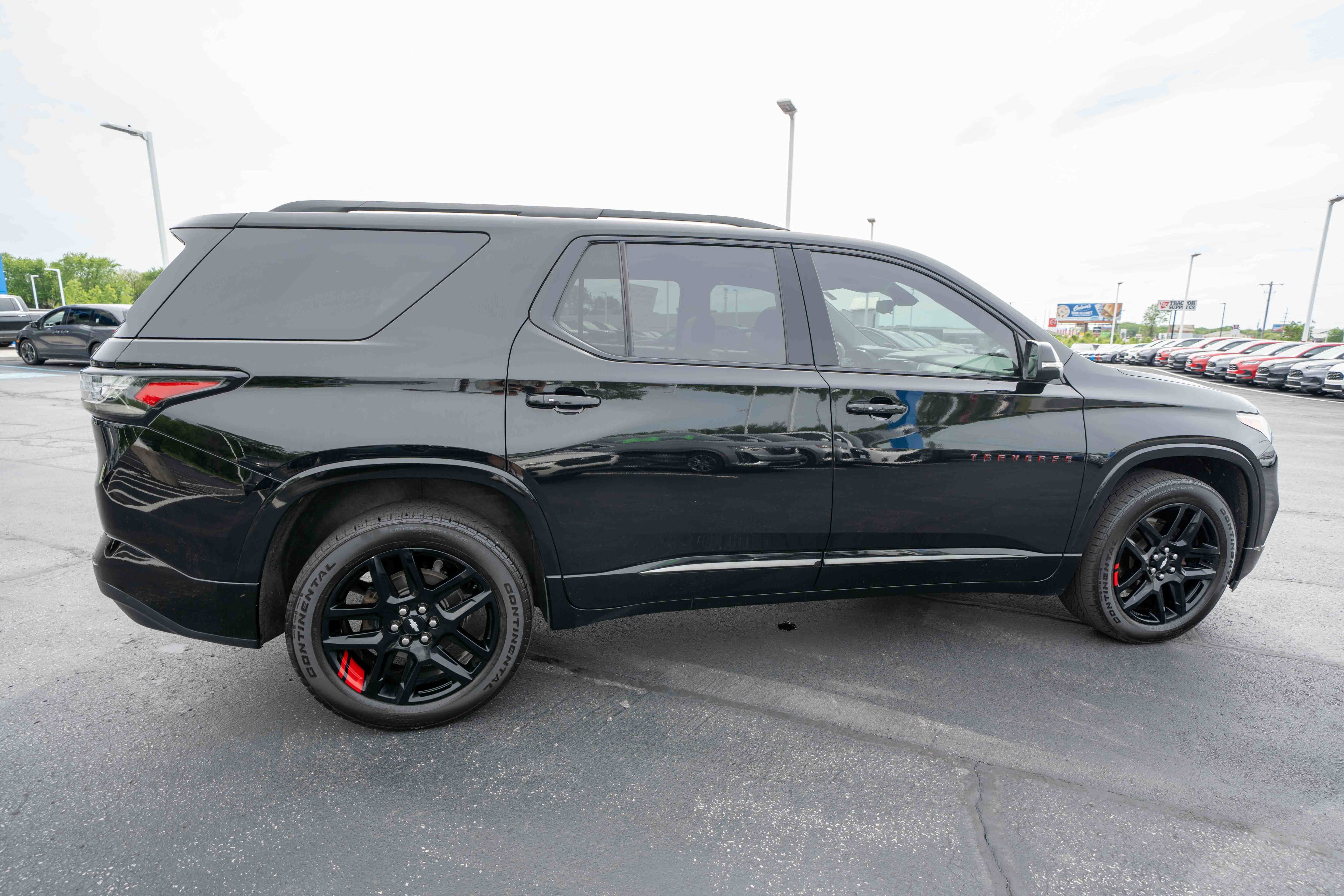 Used 2021 Chevrolet Traverse Premier w/ Redline Edition AWD/4WD image 6