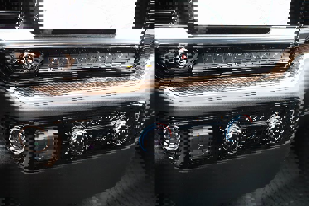 New 2026 GMC Sierra 1500 SLE image 11