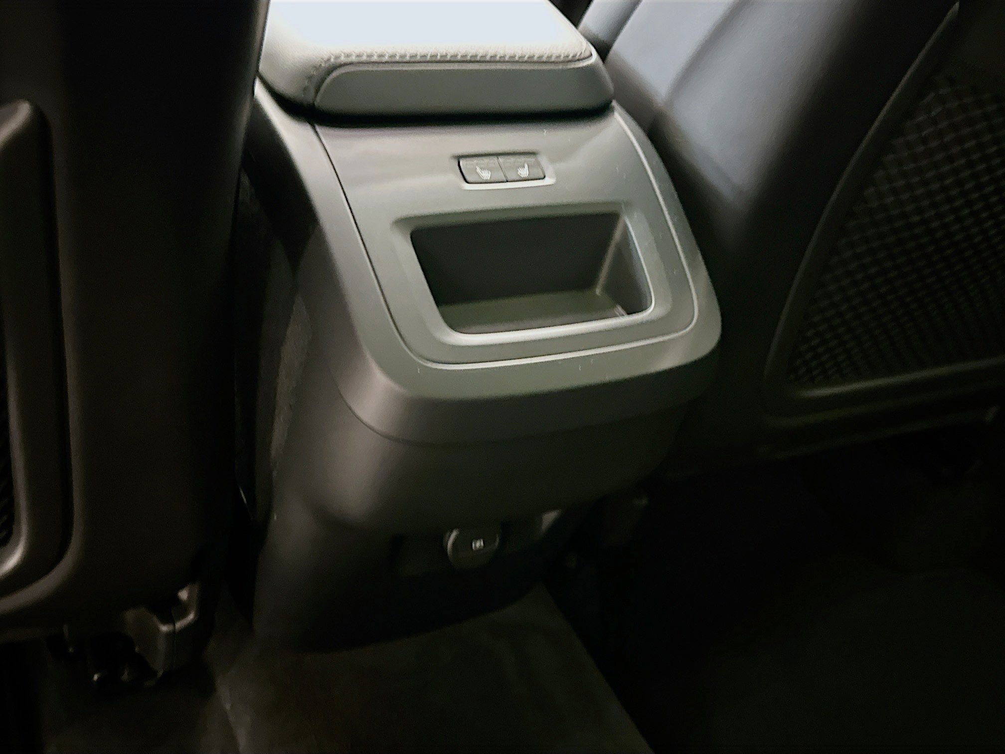 Used 2025 Volvo XC60 B5 Core AWD/4WD image 29