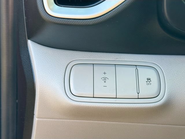 Certified 2024 Hyundai Venue SEL FWD image 10
