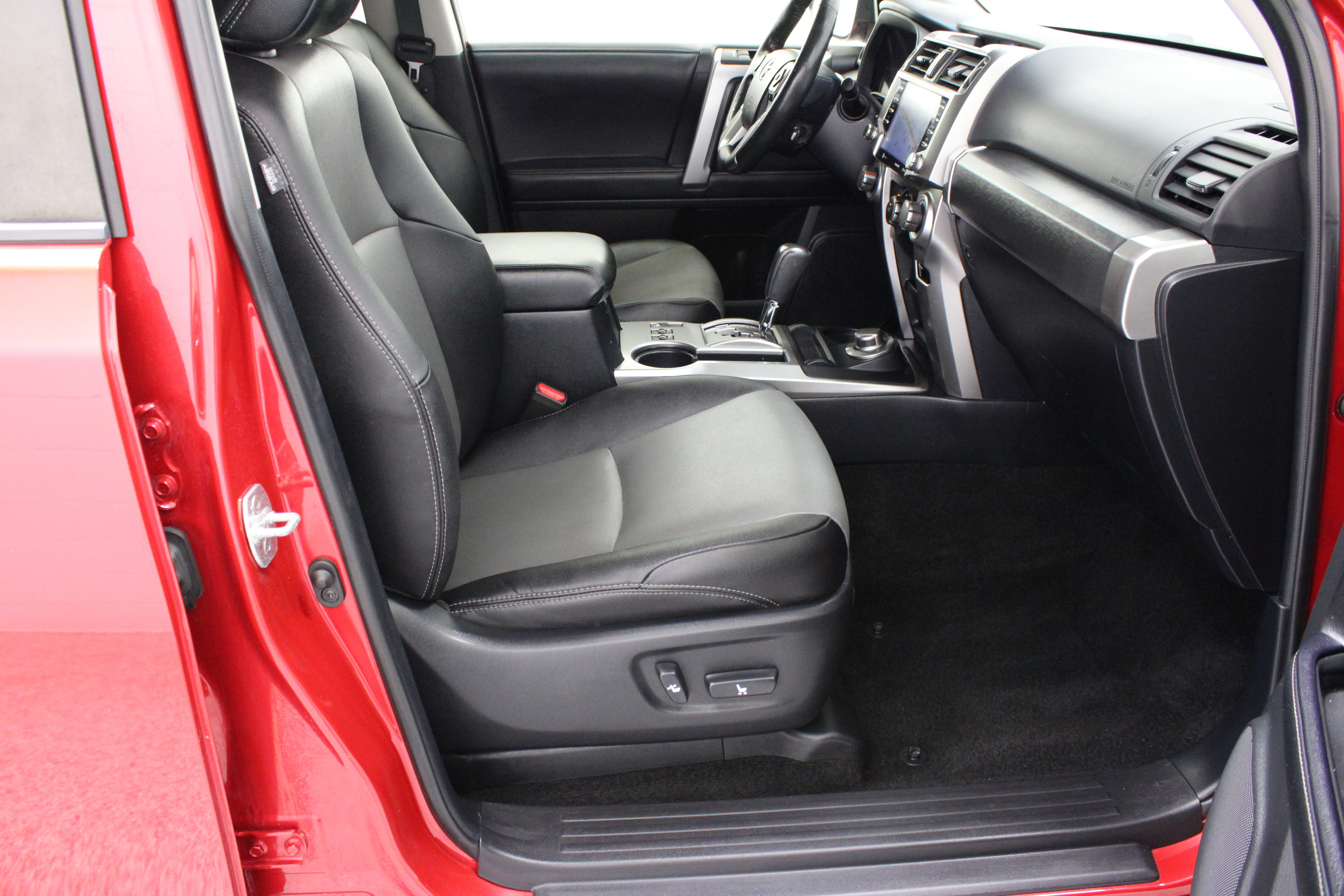 Used 2023 Toyota 4Runner SR5 Premium AWD/4WD image 35