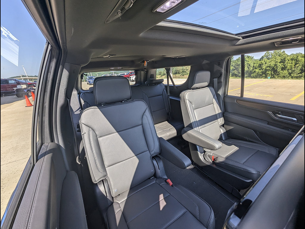 New 2026 GMC Yukon XL Denali w/ Denali Reserve Package AWD/4WD image 15