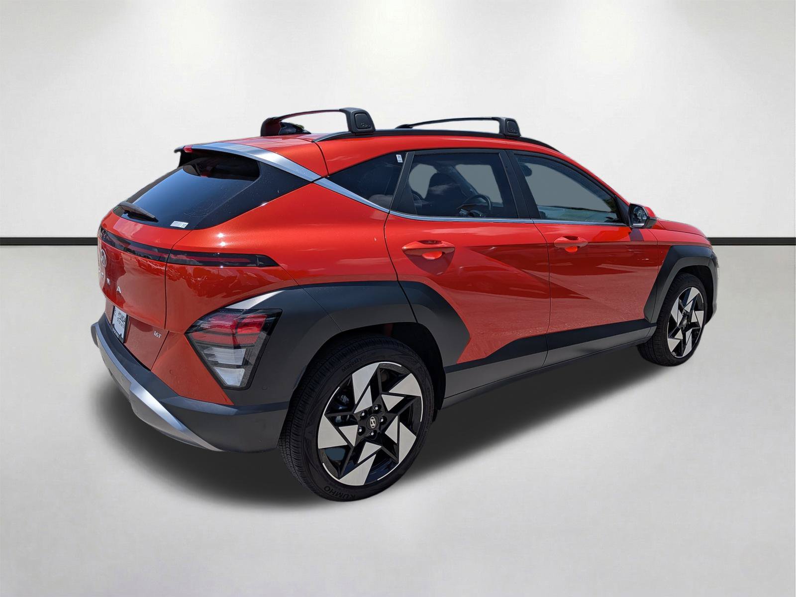 Used 2025 Hyundai Kona Limited FWD image 2