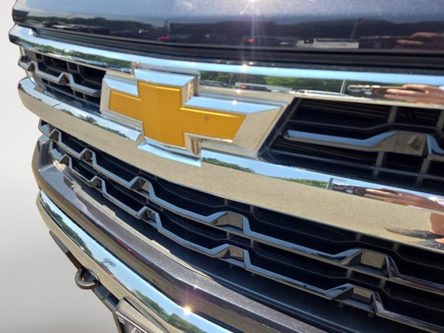 Used 2023 Chevrolet Silverado 1500 LT AWD/4WD image 17