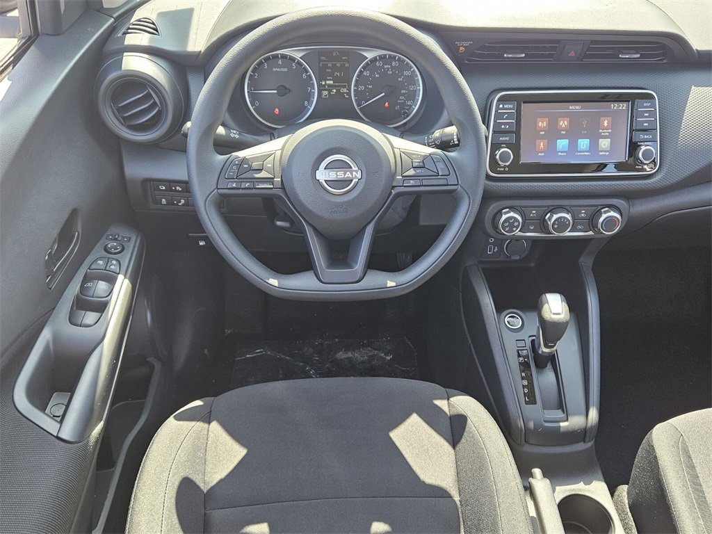 New 2025 Nissan Kicks Play S image 5