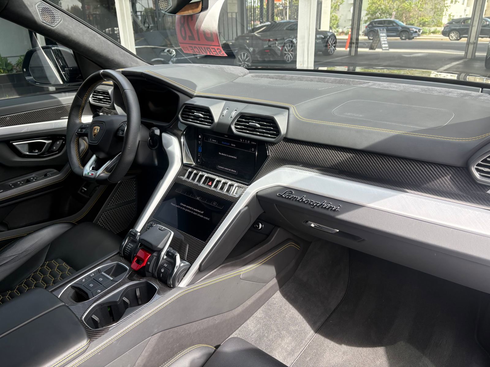 Used 2021 Lamborghini Urus AWD/4WD image 3