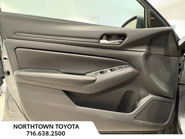 Used 2024 Nissan Altima 2.5 SV image 19