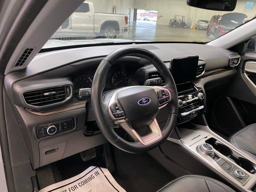 Used 2023 Ford Explorer Limited image 30