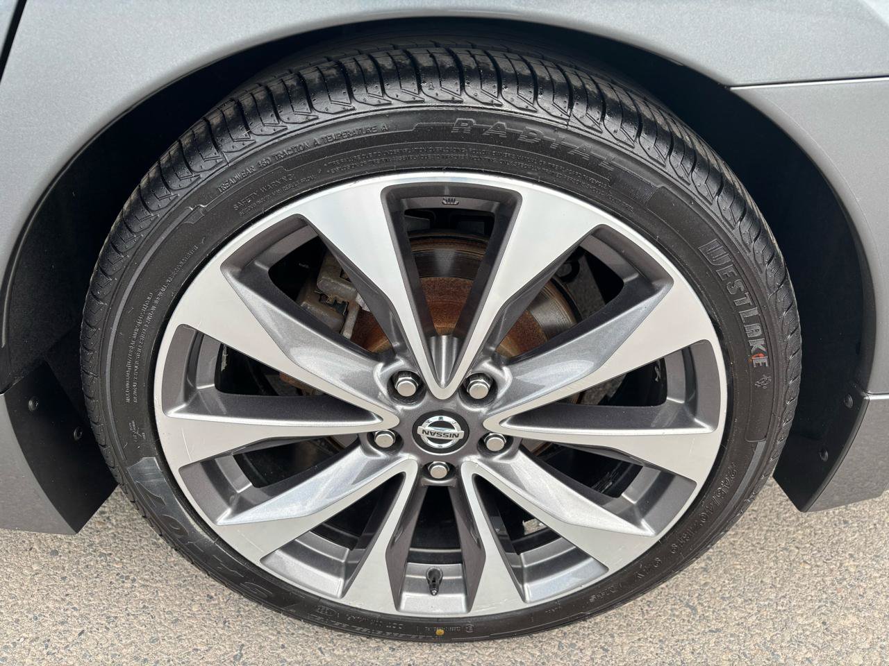Used 2020 Nissan Maxima Platinum w/ Sport Mat Group FWD image 9