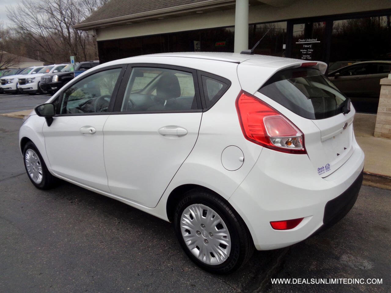 Used 2017 Ford Fiesta S image 4