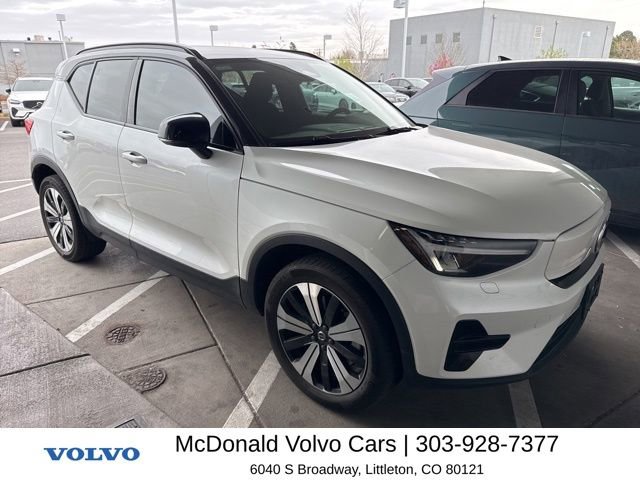 Used 2023 Volvo XC40 Recharge Core image 4