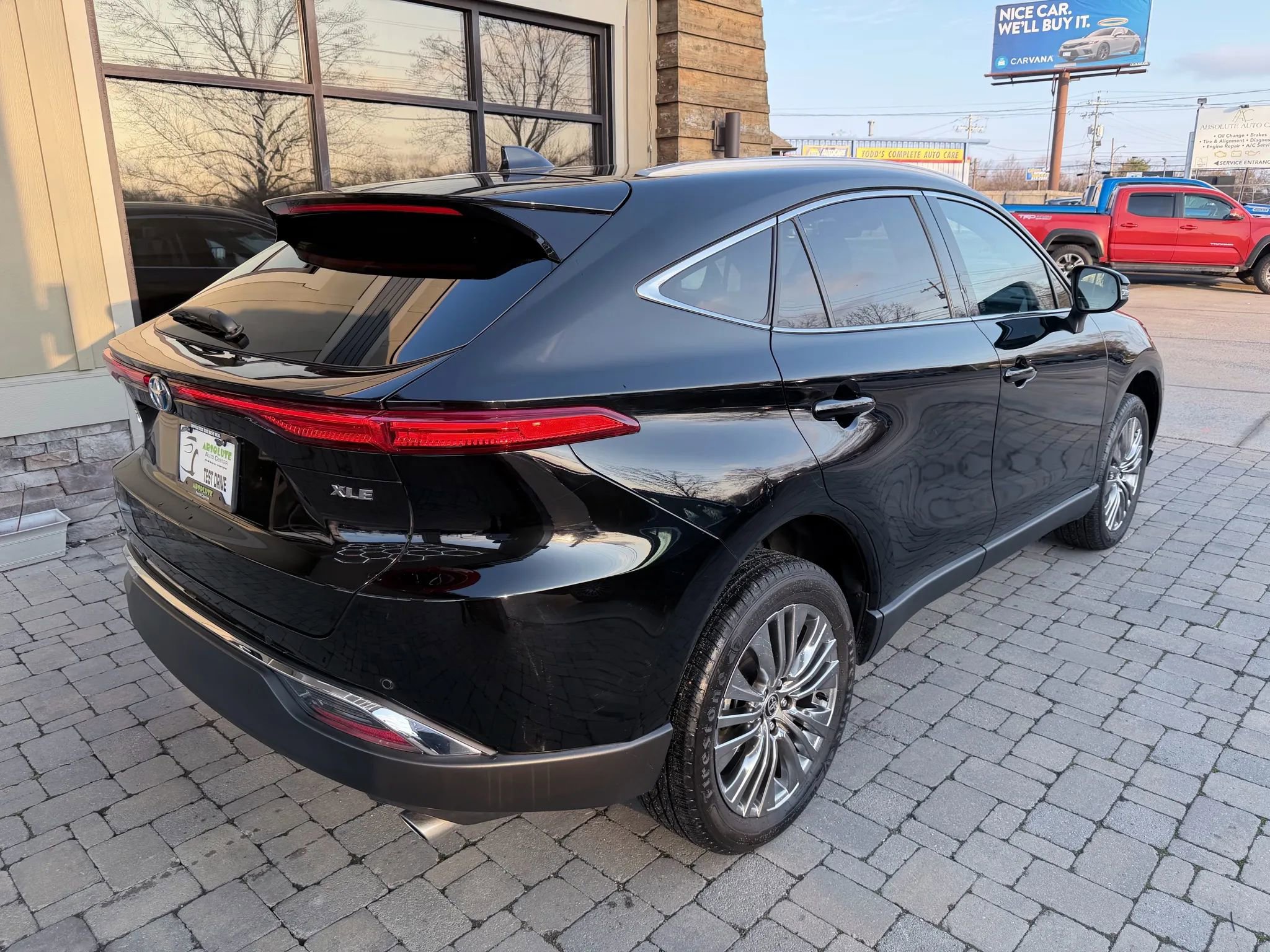 Used 2023 Toyota Venza XLE AWD/4WD image 8