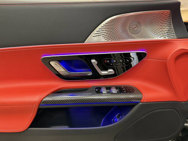Used 2022 Mercedes-Benz SL 63 AMG 4MATIC image 29