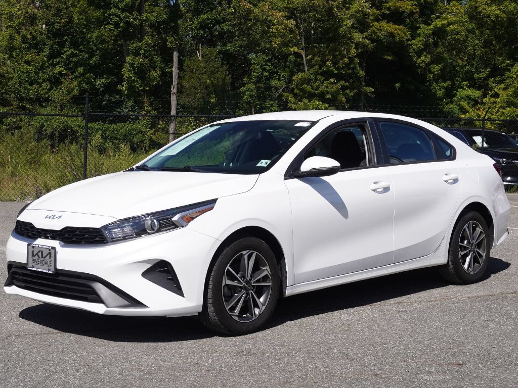 Used 2023 Kia Forte LXS w/ LXS Technology Package FWD image 6