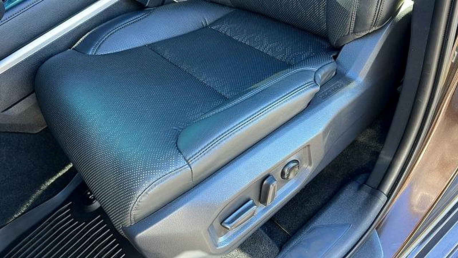 Used 2025 Toyota Tundra Limited image 18