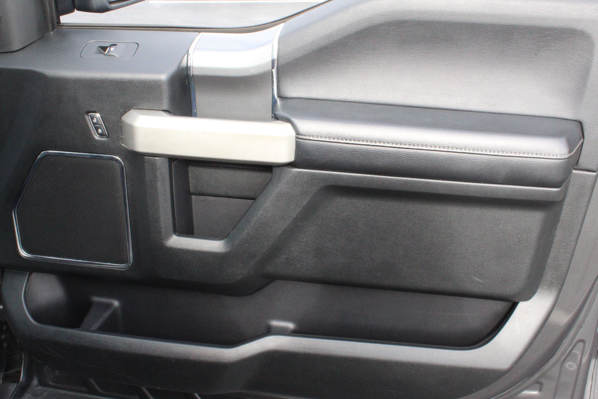 Used 2016 Ford F150 Lariat AWD/4WD image 34