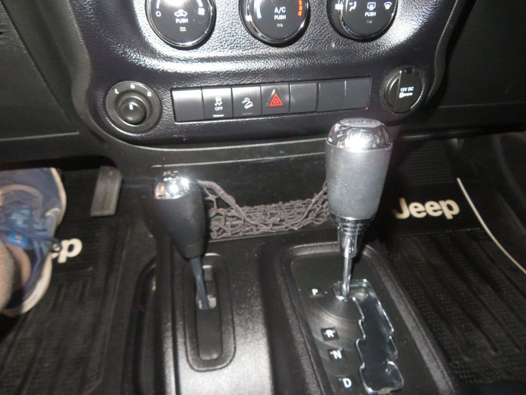 Used 2015 Jeep Wrangler Unlimited Sport AWD/4WD image 39