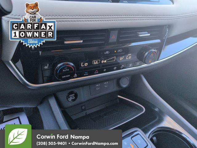 Used 2025 Nissan Rogue SL w/ SL Premium Package AWD/4WD image 17