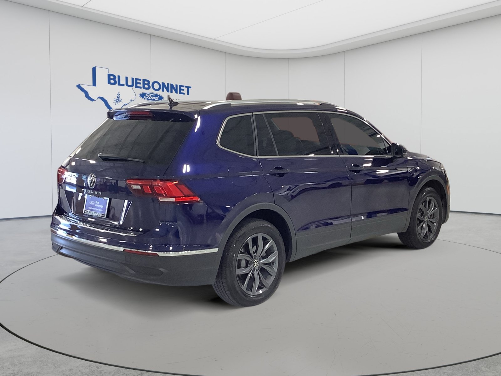 Used 2022 Volkswagen Tiguan SE FWD image 5