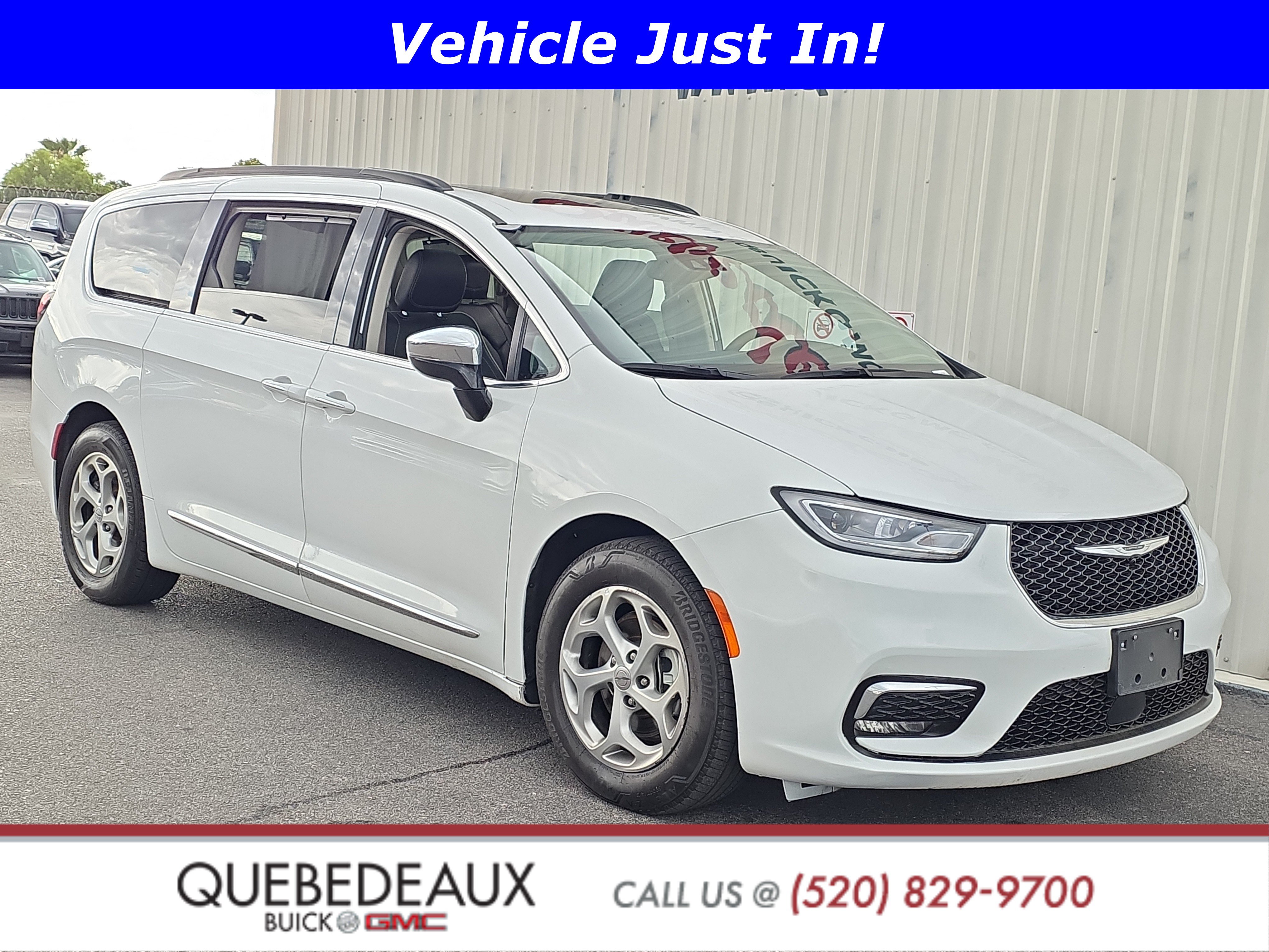 Used 2023 Chrysler Pacifica Limited FWD video 1