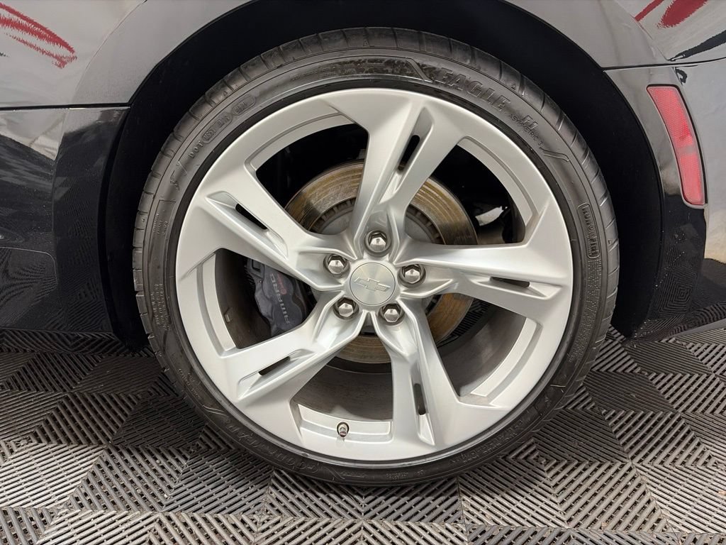 Used 2021 Chevrolet Camaro SS RWD image 28